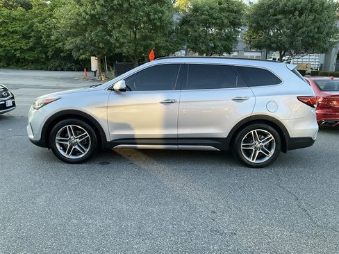 Used 2017 Hyundai Santa Fe Limited w/ Cargo Package AWD/4WD image 8
