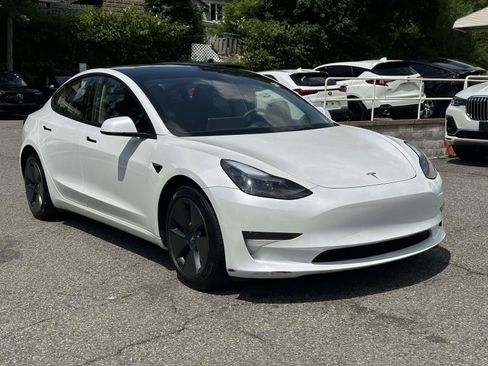 Used 2023 Tesla Model 3 Standard Range RWD image 1