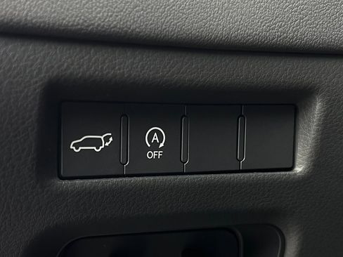 Used 2025 Lexus LX 600 4WD w/ Luxury Package image 89