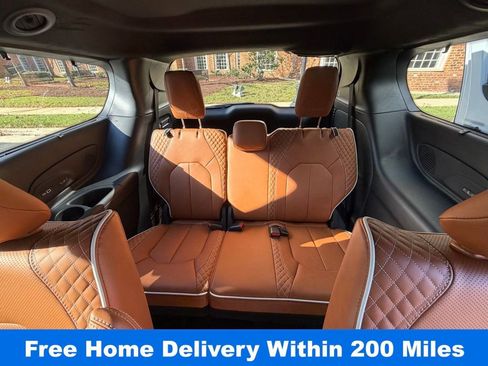New 2026 Chrysler Pacifica Pinnacle image 12