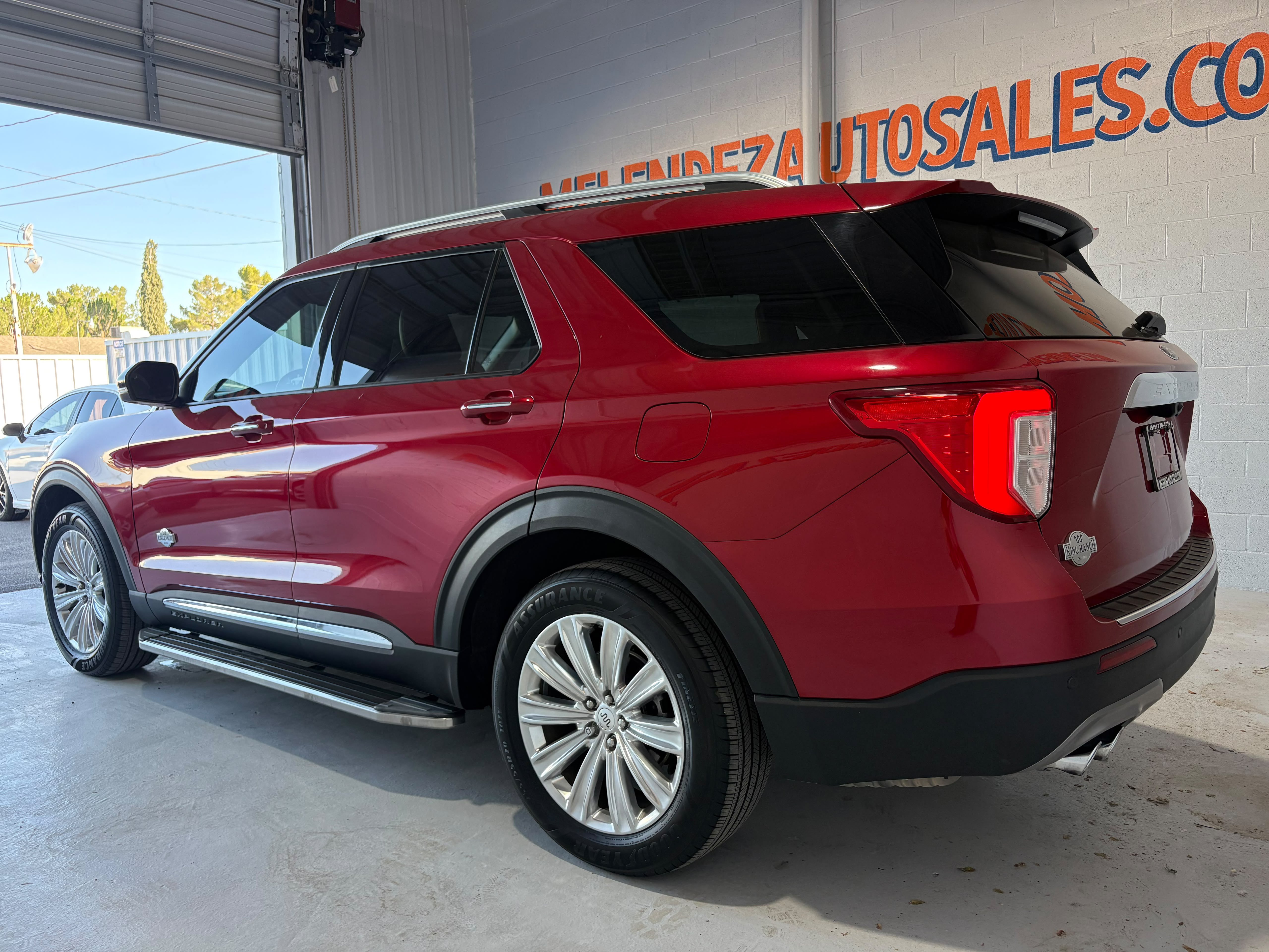 Used 2022 Ford Explorer King Ranch w/ Premium Technology Package AWD/4WD image 3