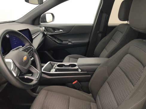 Used 2025 Chevrolet Equinox LT FWD image 17