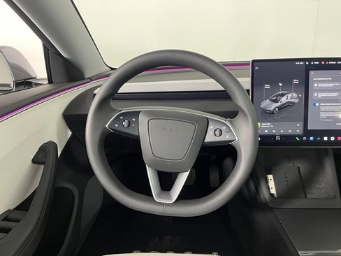 Used 2025 Tesla Model 3 Long Range image 19