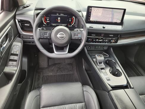 Used 2024 Nissan Rogue Platinum w/ Platinum Premium Package FWD image 16