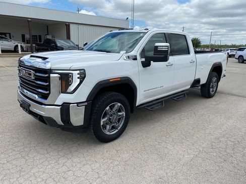 Used 2025 GMC Sierra 2500 SLT AWD/4WD image 2
