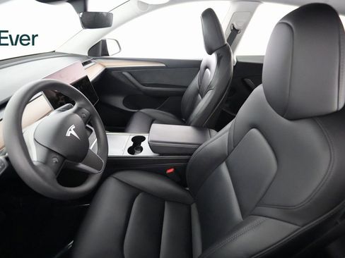 Used 2025 Tesla Model Y Long Range image 7