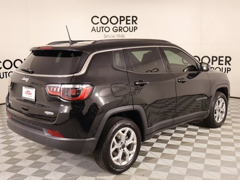 Used 2026 Jeep Compass Latitude AWD/4WD image 19