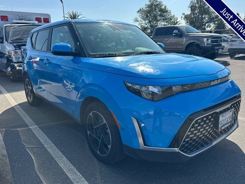 Used 2023 Kia Soul EX FWD image 1