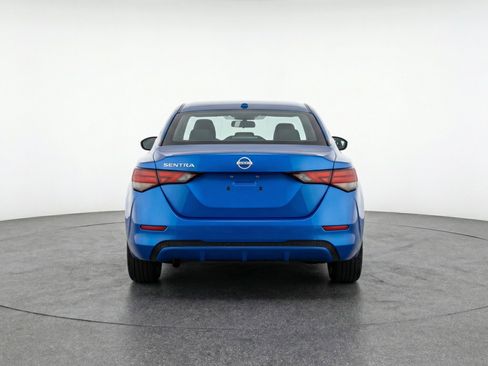 Used 2025 Nissan Sentra SV image 7