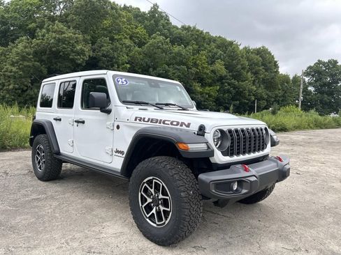 Used 2025 Jeep Wrangler Unlimited Rubicon w/ Safety Group AWD/4WD image 7