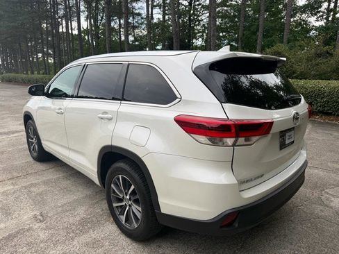 Used 2017 Toyota Highlander XLE FWD image 5