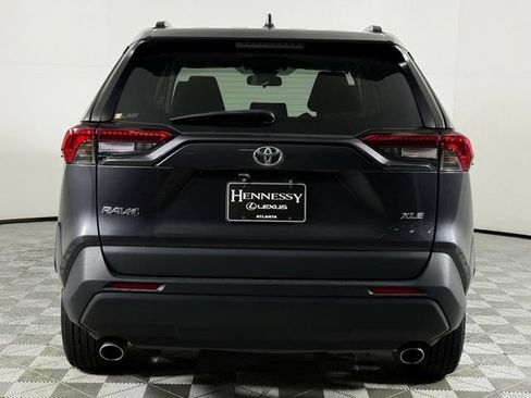 Used 2019 Toyota RAV4 XLE w/ Convenience Package FWD image 7