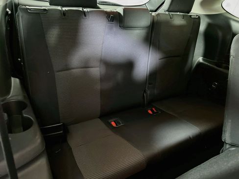 Used 2021 Toyota Highlander LE AWD/4WD image 25