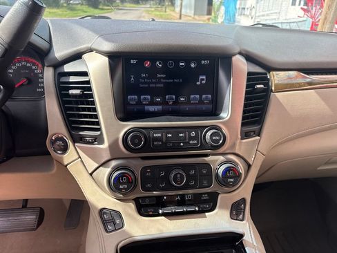 Used 2016 GMC Yukon XL Denali w/ Open Road Package AWD/4WD image 17
