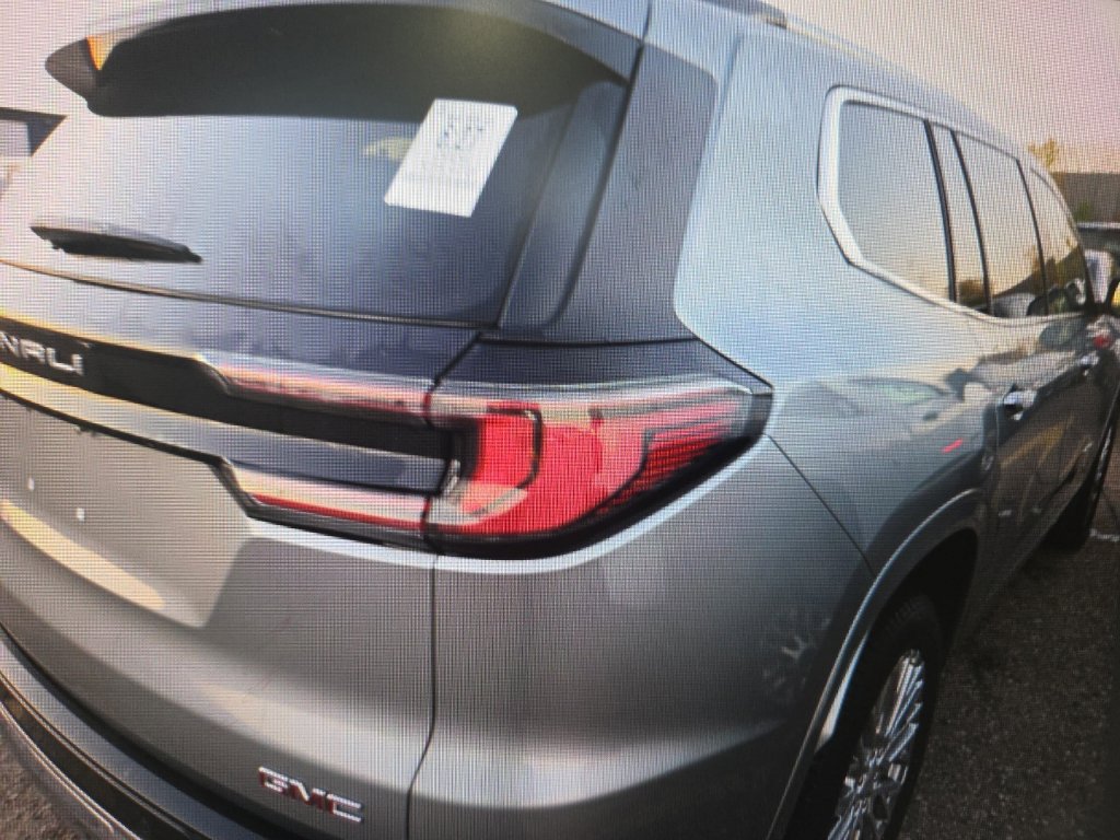 Used 2024 GMC Acadia Denali w/ LPO, Floor Liner Package AWD/4WD image 3