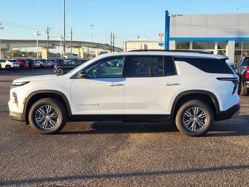 New 2026 Chevrolet Traverse LT image 2