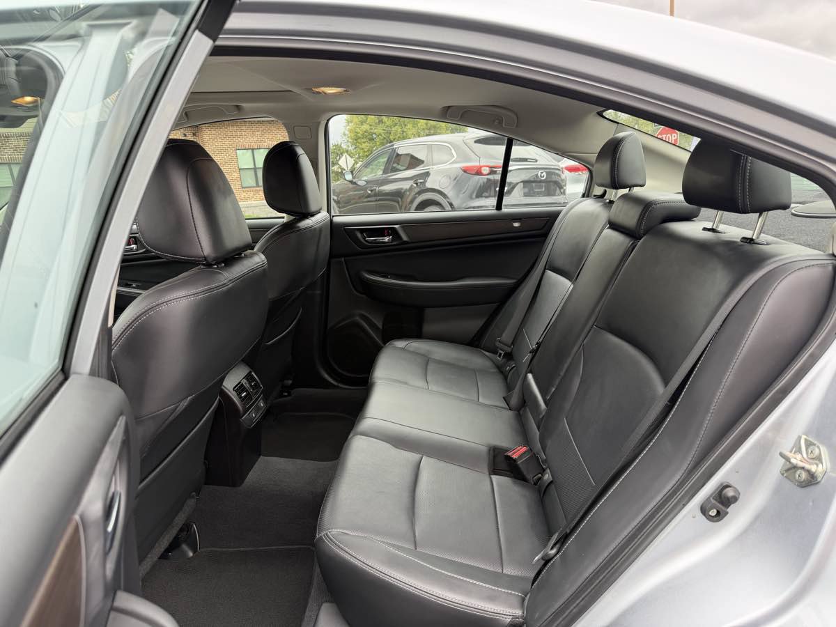 Used 2017 Subaru Legacy 2.5i Limited AWD/4WD image 12