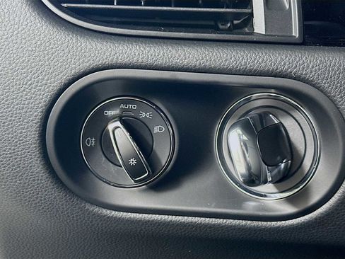 New 2026 Porsche Macan image 13