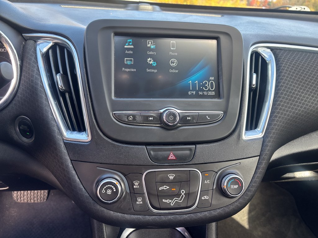 Used 2018 Chevrolet Malibu LT FWD image 18