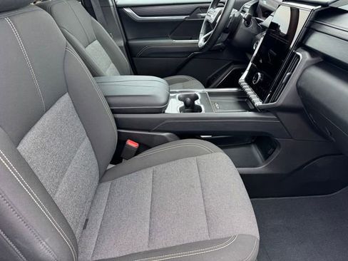 Certified 2025 GMC Acadia Elevation AWD/4WD image 7