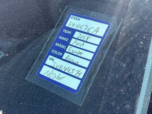 Used 2018 Ford Escape SE image 12