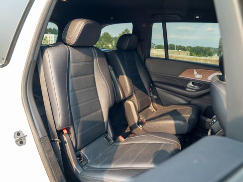 Used 2021 Mercedes-Benz GLS 580 4MATIC image 27