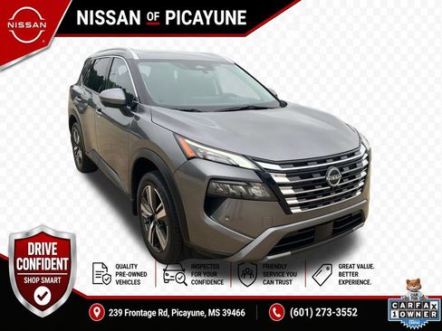 Certified 2025 Nissan Rogue SL w/ SL Premium Package FWD image 9