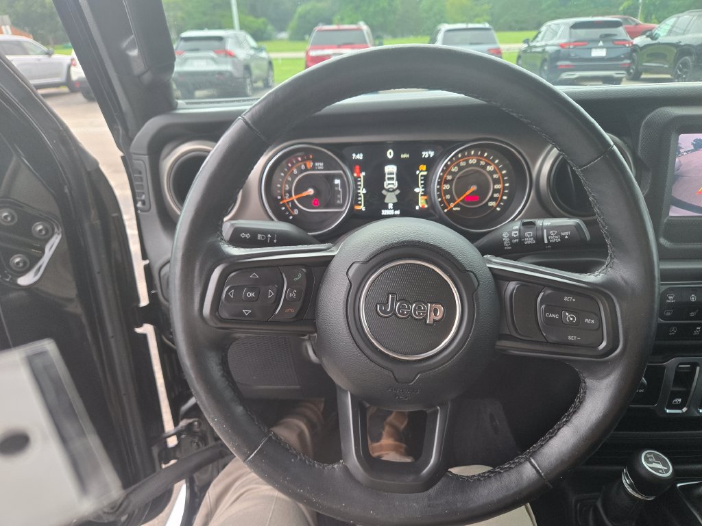 Used 2020 Jeep Wrangler Sport AWD/4WD image 10