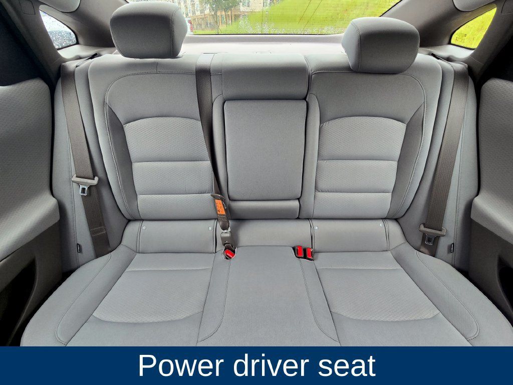 Used 2023 Chevrolet Malibu LT FWD image 11