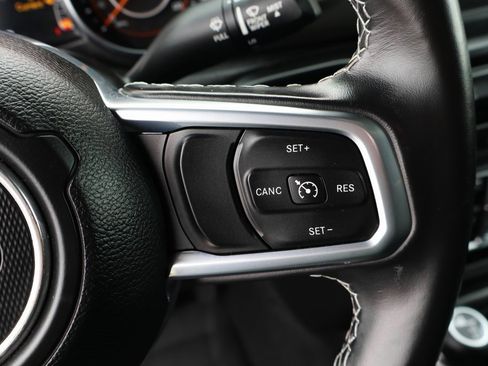 Used 2021 Jeep Gladiator Overland w/ LED Lighting Group image 18