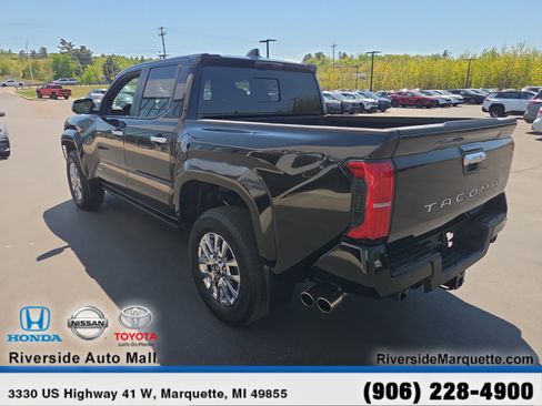 Used 2024 Toyota Tacoma Limited w/ Limited Package (LT) AWD/4WD image 6