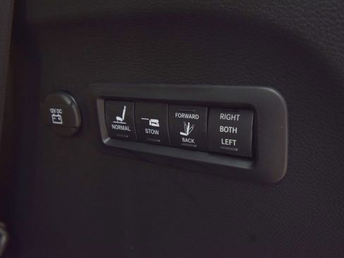 New 2026 Chrysler Pacifica Pinnacle AWD/4WD image 42