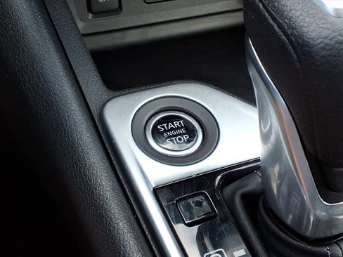 Used 2025 Nissan Sentra SV FWD image 13