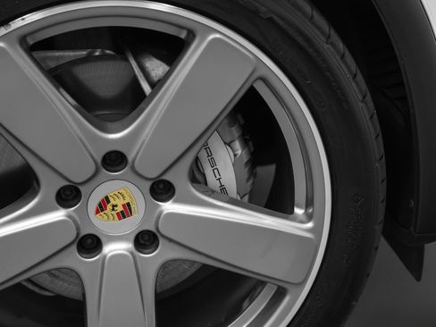 Used 2017 Porsche Cayenne S AWD/4WD image 16