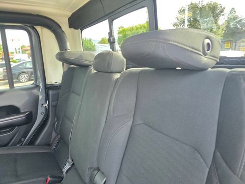 Used 2021 Jeep Gladiator Sport AWD/4WD image 16