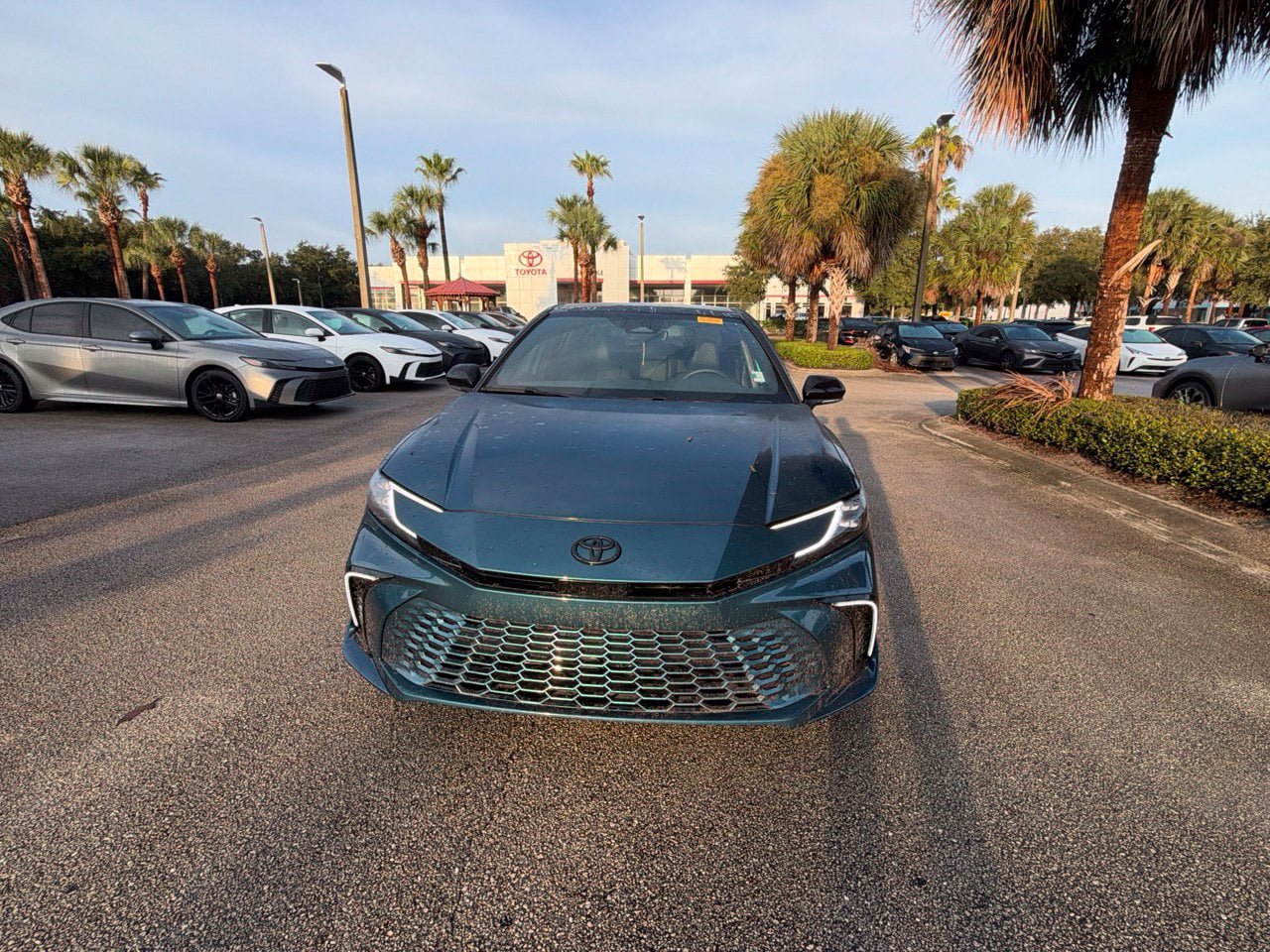 Used 2025 Toyota Camry XSE FWD image 5