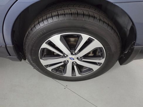 Used 2018 Subaru Outback 2.5i Limited image 11