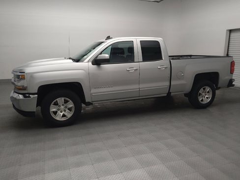Used 2018 Chevrolet Silverado 1500 LT w/ Trailering Package RWD image 2