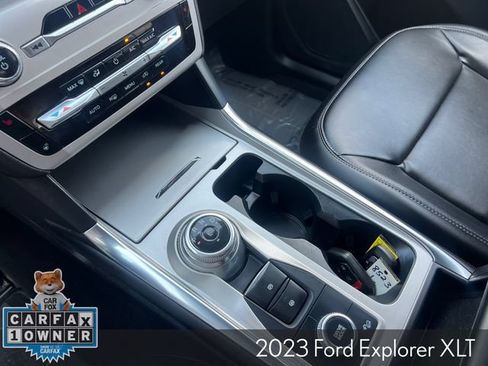 Used 2023 Ford Explorer XLT w/ Equipment Group 202A AWD/4WD image 17