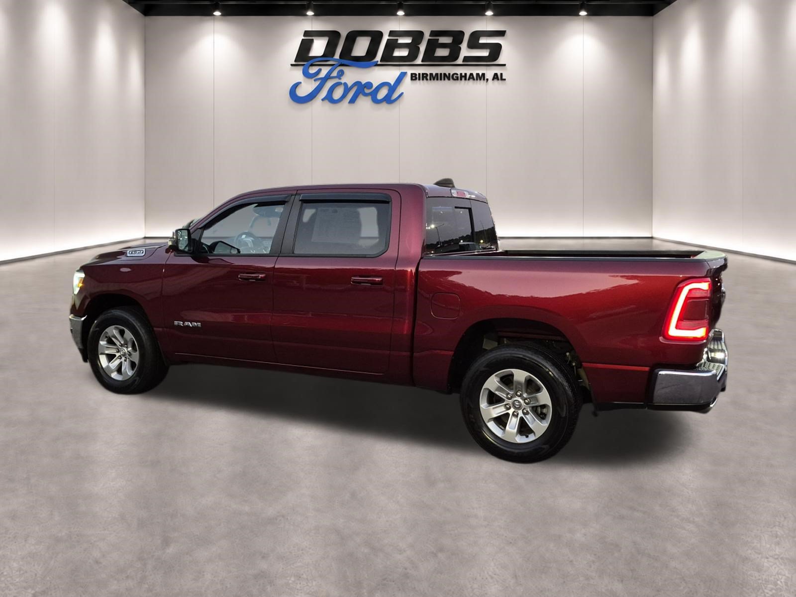 Used 2023 RAM 1500 Laramie AWD/4WD image 5