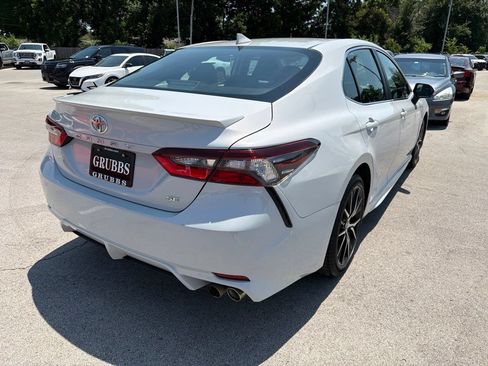 Used 2023 Toyota Camry SE FWD image 5
