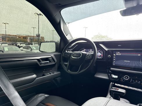 Used 2024 GMC Sierra 1500 AT4 w/ Technology Package image 21