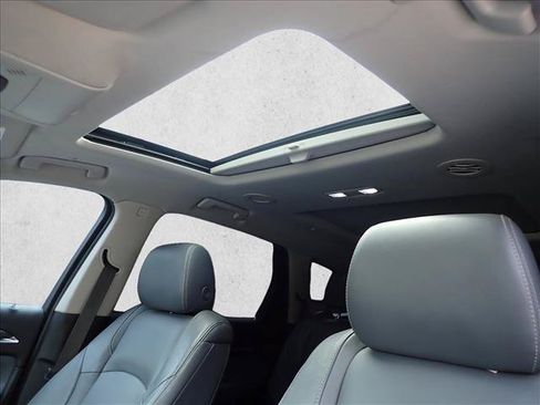 Used 2020 Buick Enclave Premium w/ Sun and Sites Package AWD/4WD image 10