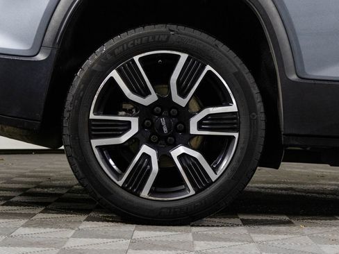 Used 2021 GMC Acadia SLE w/ Driver Convenience Package image 43