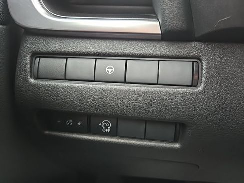 Used 2023 Nissan Rogue SV AWD/4WD image 45