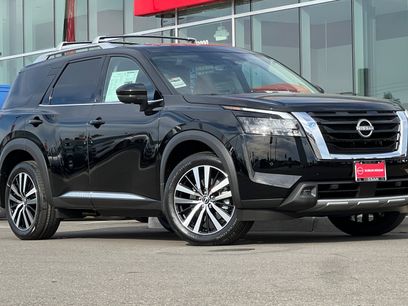New 2025 Nissan Pathfinder Platinum w/ Cargo Package