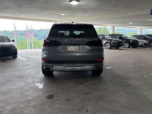 Used 2024 BMW X5 sDrive40i w/ Premium Package RWD image 9