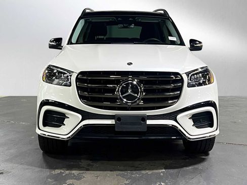 Used 2024 Mercedes-Benz GLS 580 4MATIC image 8