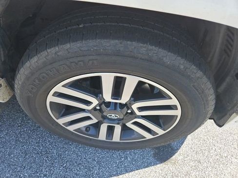 Used 2021 Toyota 4Runner Limited image 10