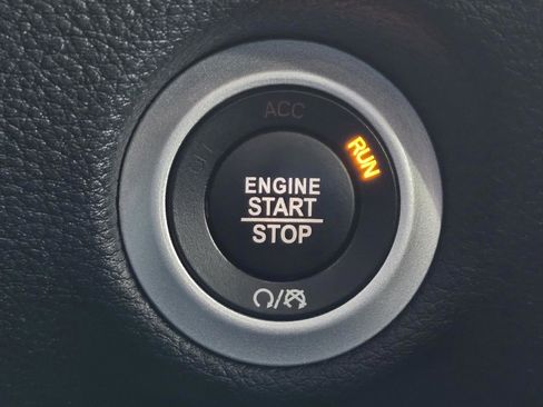 Used 2019 Chrysler Pacifica Limited w/ Advanced Safetytec Group image 23